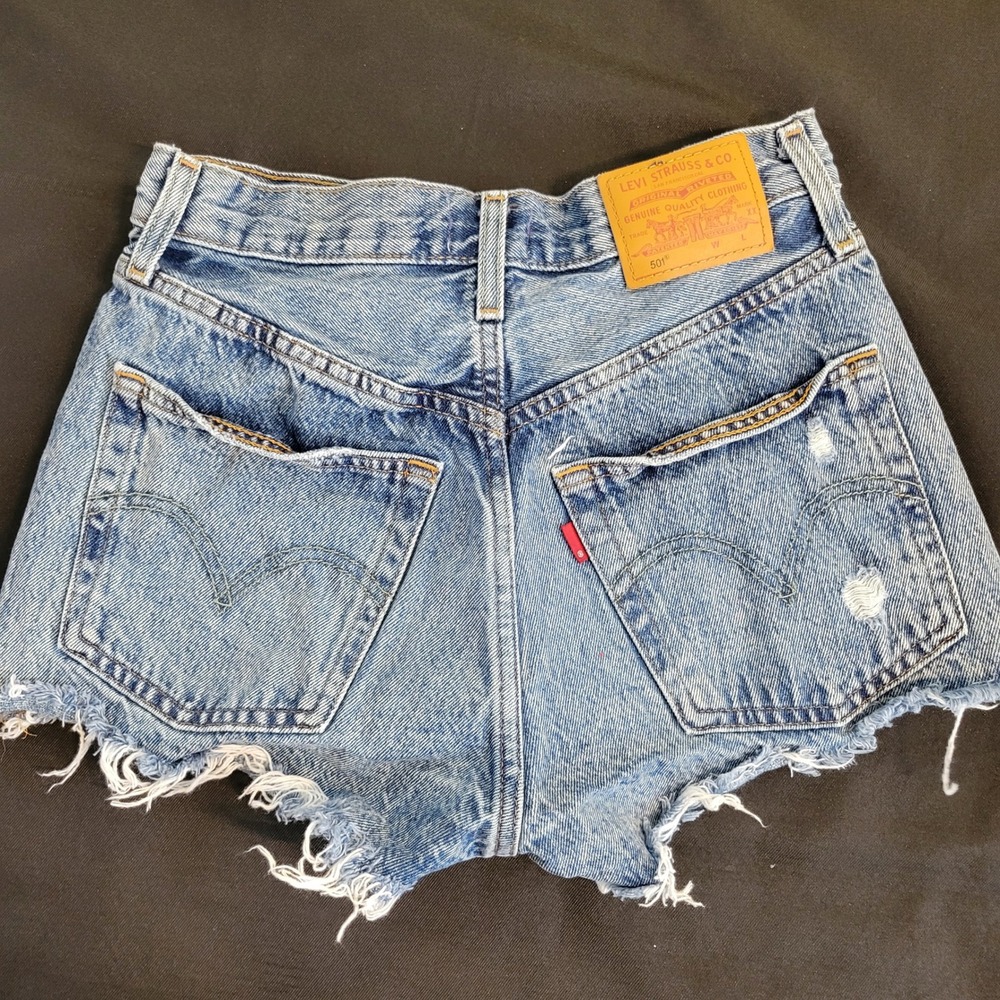 Levis Premium 501 Original Distressed Denim Shorts Light Wash Women's 24